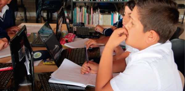 Encuentro con docentes de apoyo pedagógico de la planta de cargos de la Secretaría de Educación y de cobertura contratada