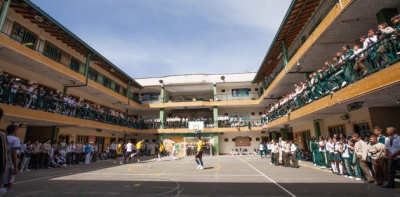 Reconocimiento a establecimientos educativos que mejoraron el índice sintético de la calidad en Antioquia.